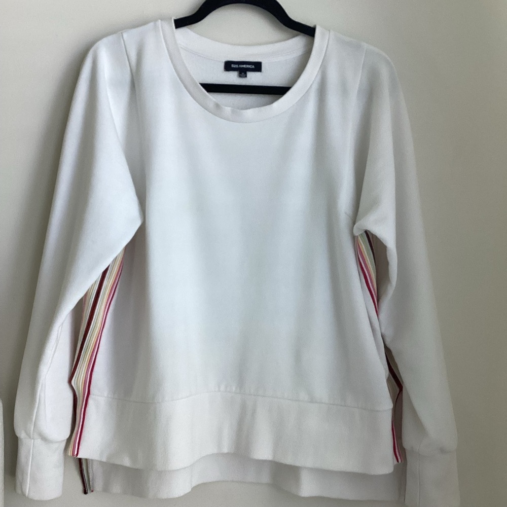 525 American Sweatshirt Womens Size Medium Bleach White Multi Color Stripe Beach